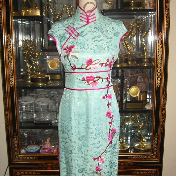 EAST STORE CHERRY BLOSSOM EMBROIDERY CHEONGSAM DRESS S - Picture 7 of 7